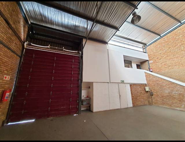 240M² MINI FACTORY RENTED IN DRIEHOEK